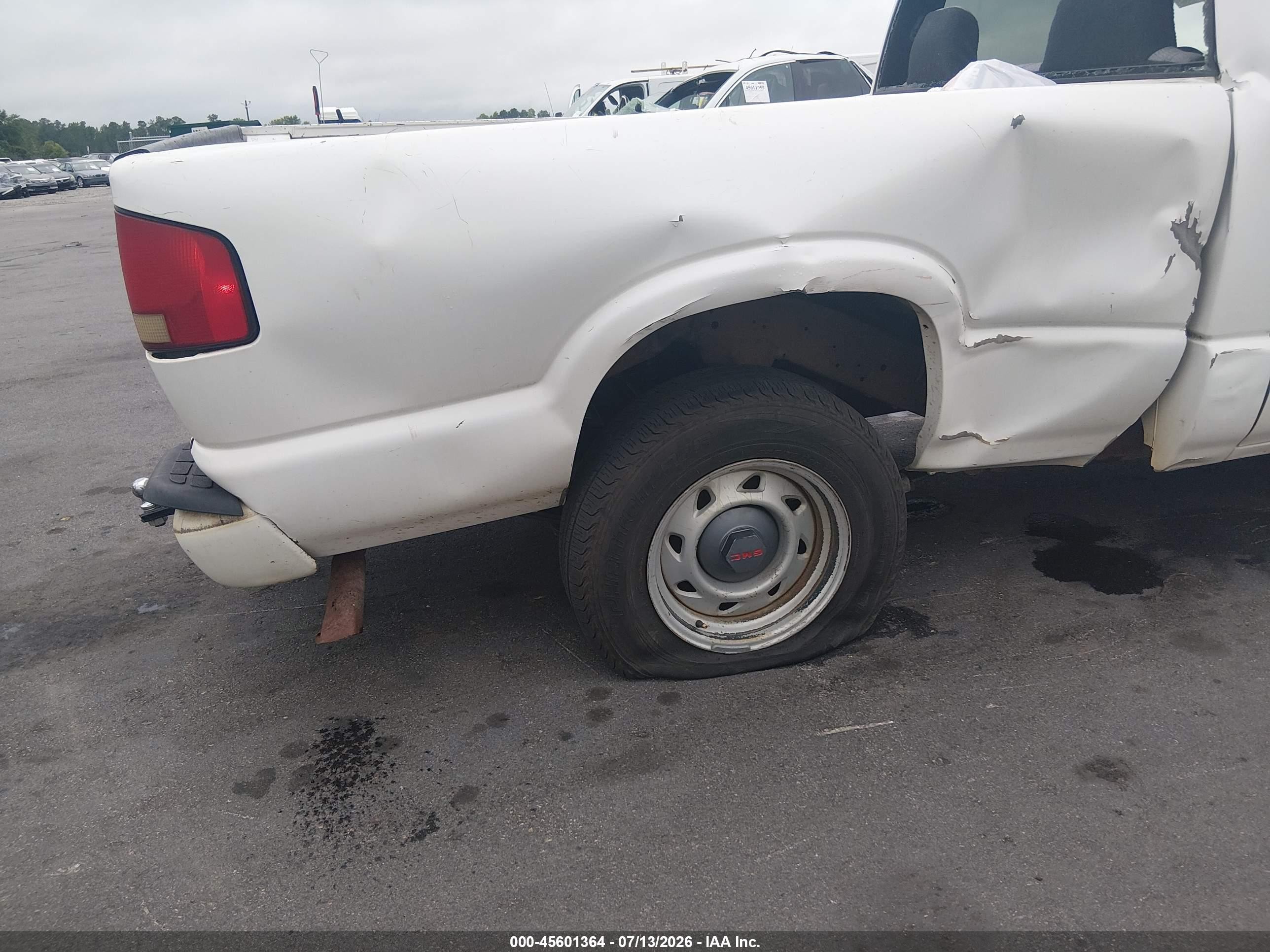 2002 Gmc Sonoma Sl White vin: 1GTCS145828168301