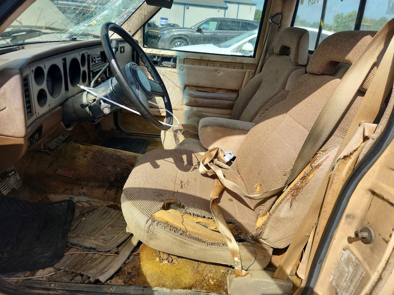 1983 Gmc S Truck S15 Cream vin: 1GTCS14B1D2513776