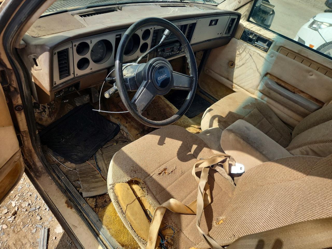 1983 Gmc S Truck S15 Cream vin: 1GTCS14B1D2513776