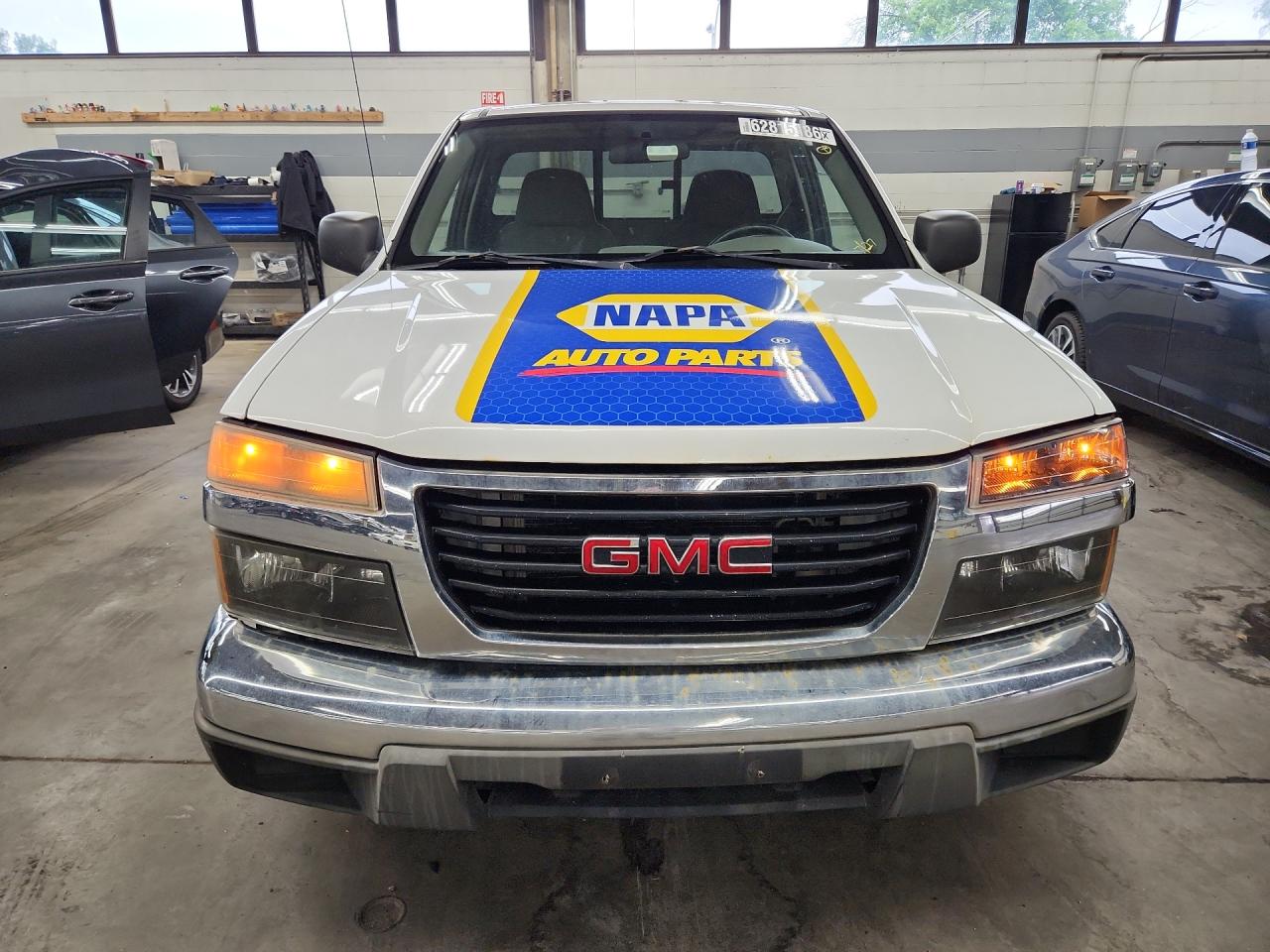 2008 Gmc Canyon White vin: 1GTCS14E888167299 Damage: Front Metal Bumper Chrome, Rust, Severe Damage