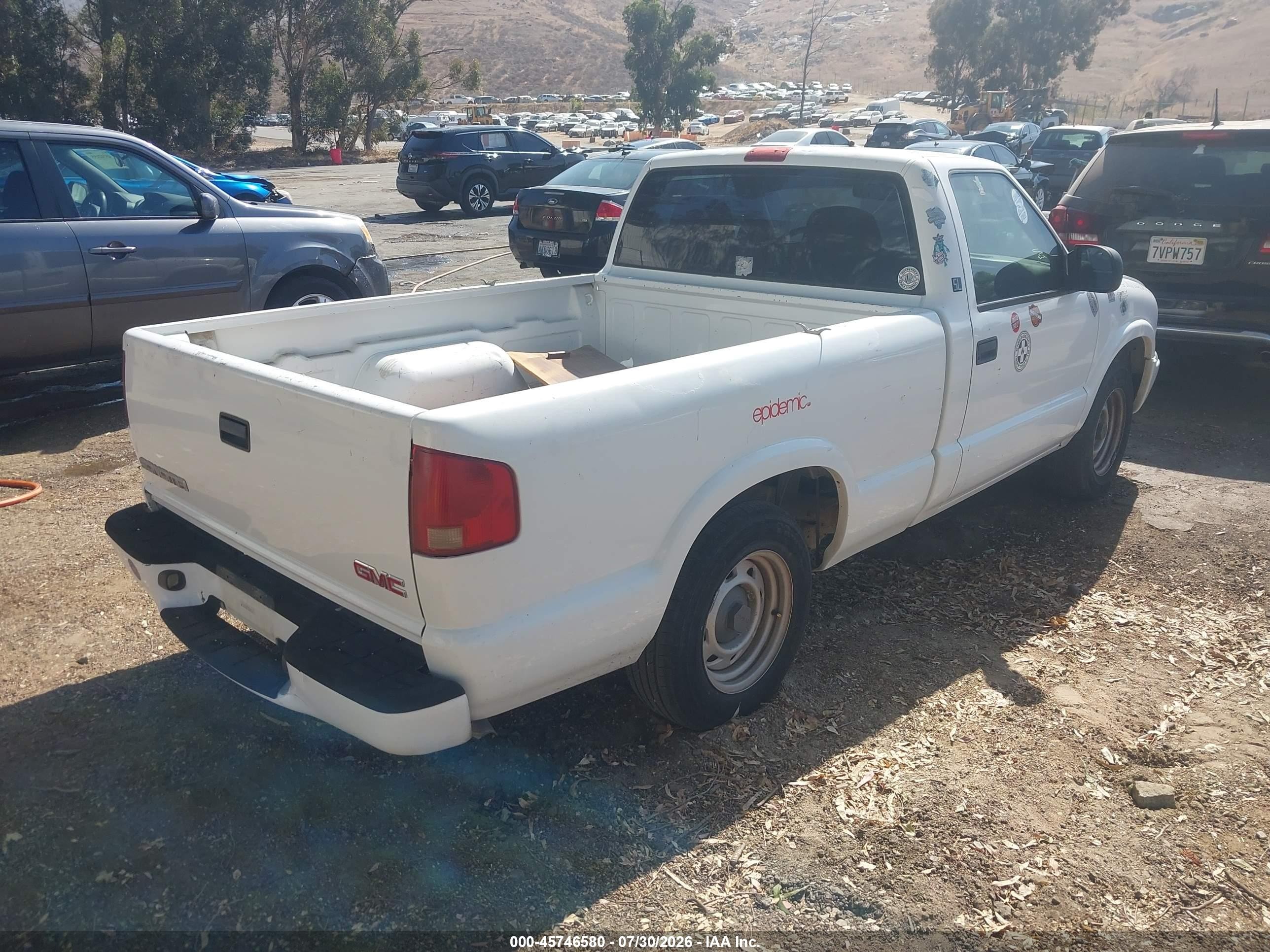2003 Gmc Sonoma Sl White vin: 1GTCS14H238270625
