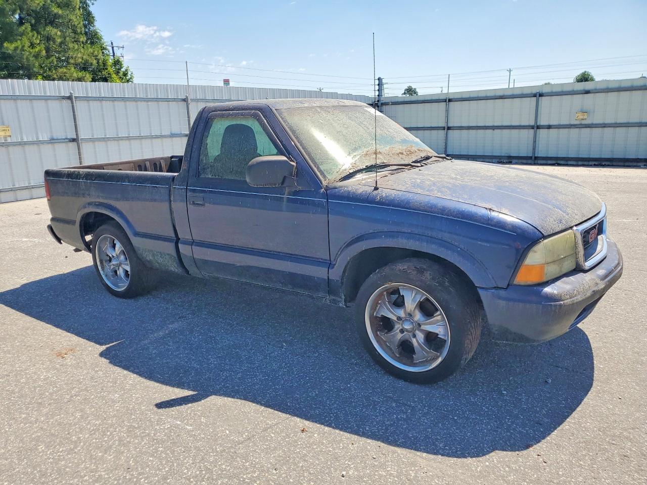 2003 Gmc Sonoma Blue vin: 1GTCS14H838117554