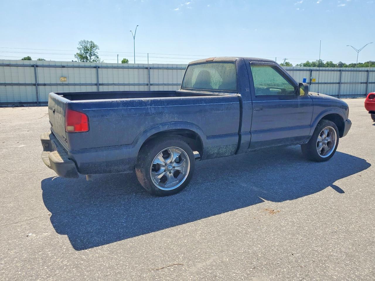 2003 Gmc Sonoma Blue vin: 1GTCS14H838117554
