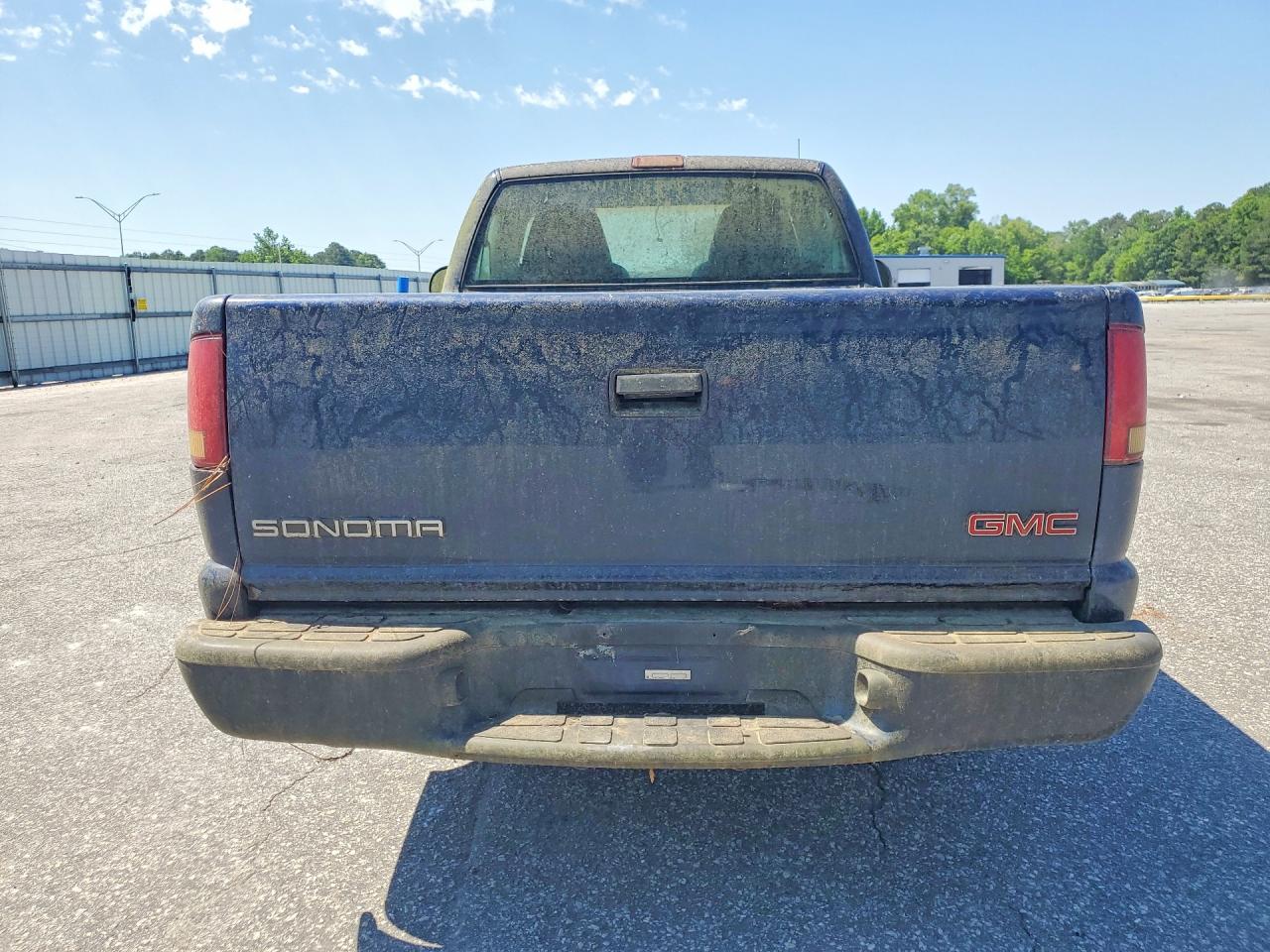 2003 Gmc Sonoma Blue vin: 1GTCS14H838117554