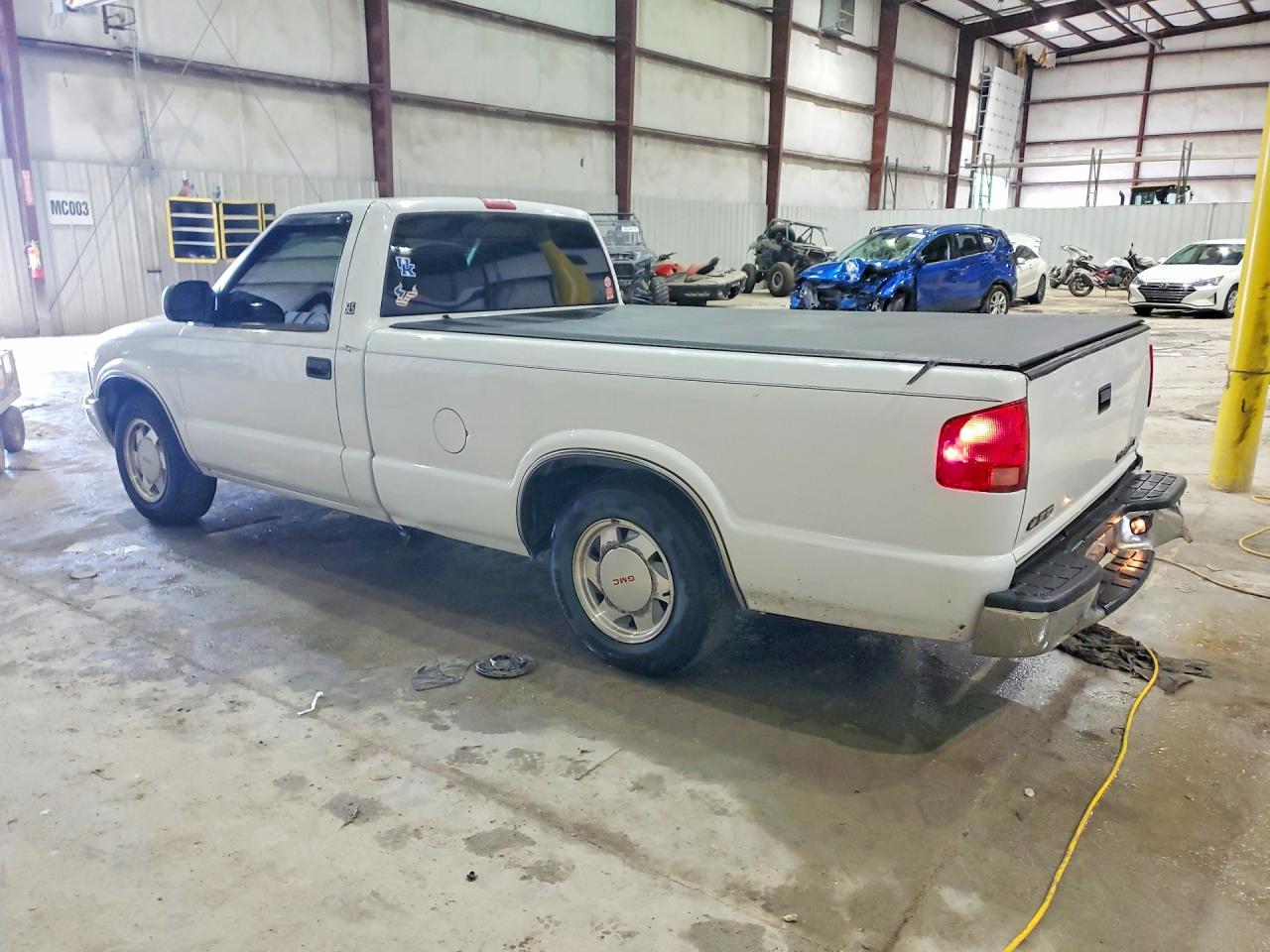 2003 Gmc Sonoma White vin: 1GTCS14X238207581