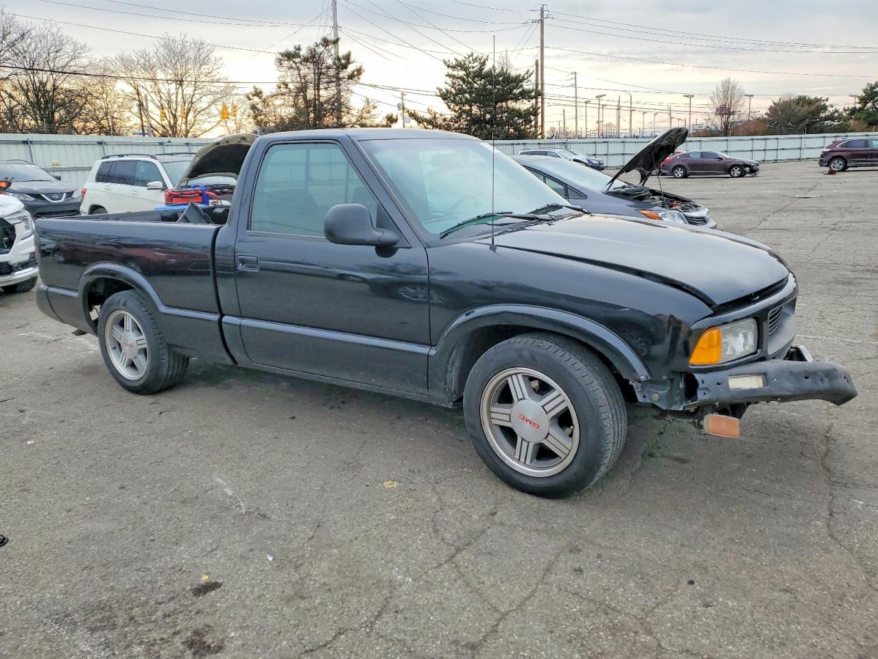 1996 Gmc Sonoma Black vin: 1GTCS14X5T8529681