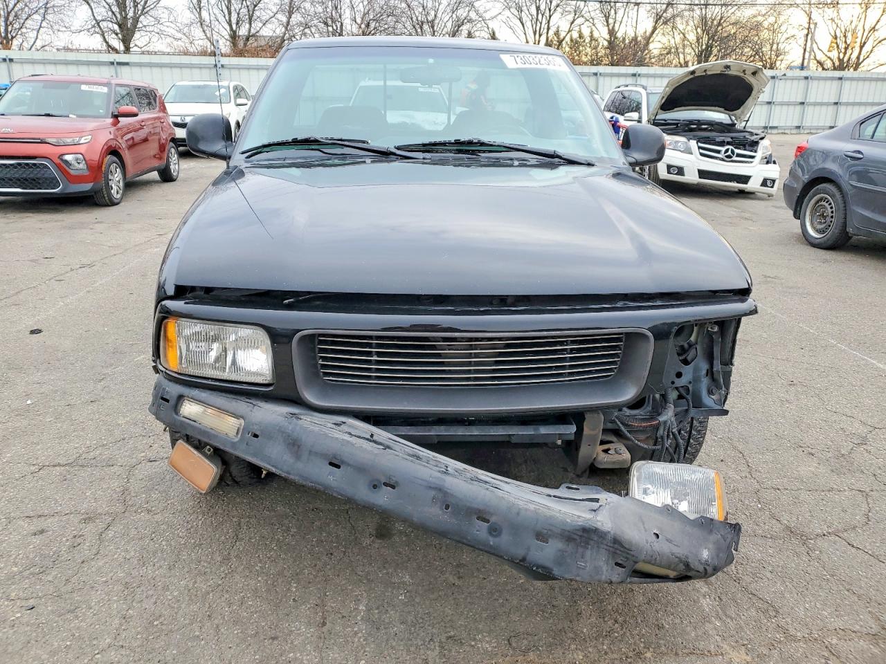 1996 Gmc Sonoma Black vin: 1GTCS14X5T8529681