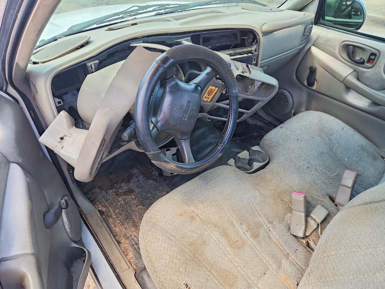 1999 Gmc Sonoma White vin: 1GTCS14X6X8502592