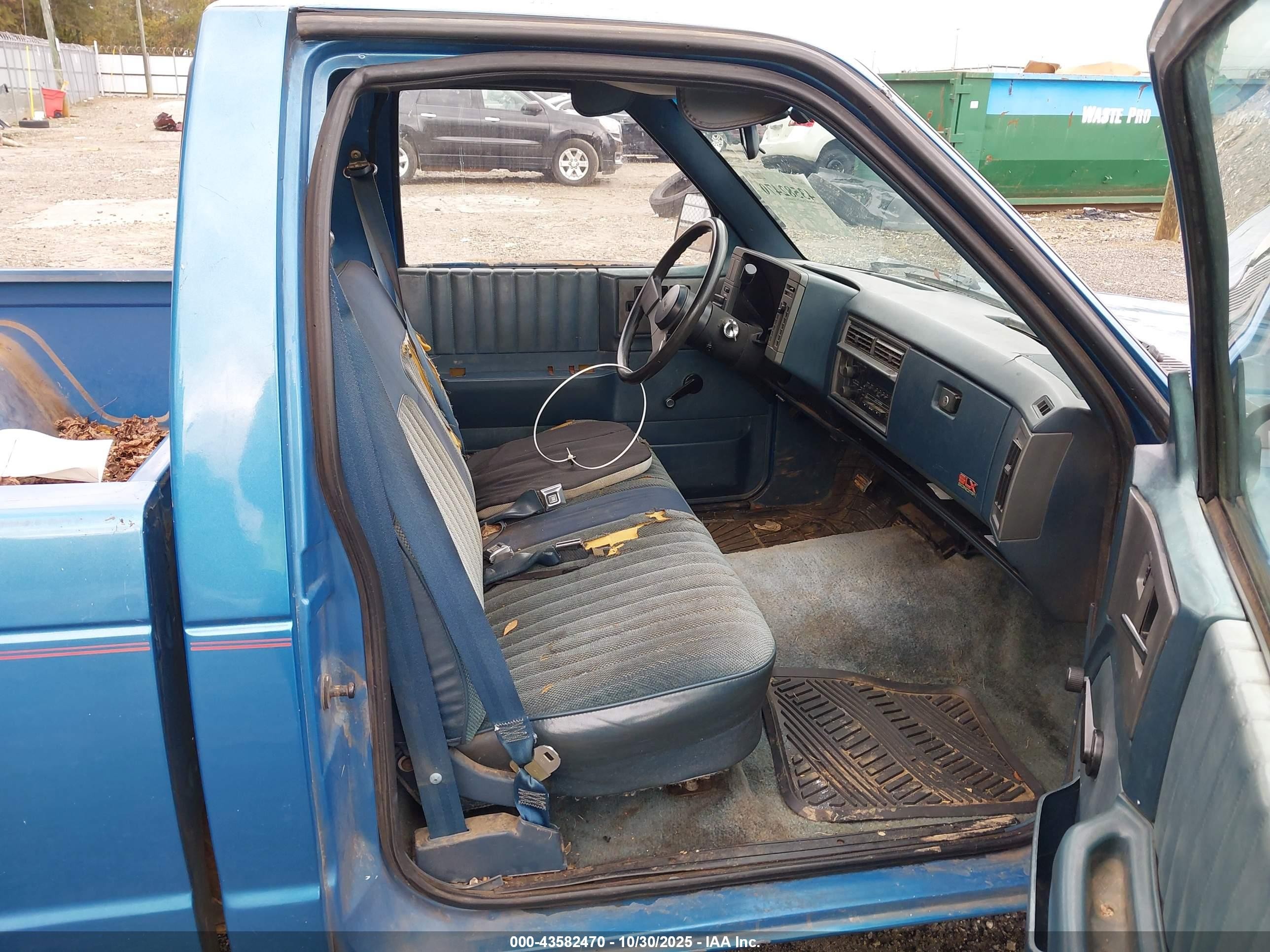1991 Gmc Sonoma   Blue vin: 1GTCS14Z1M0521918