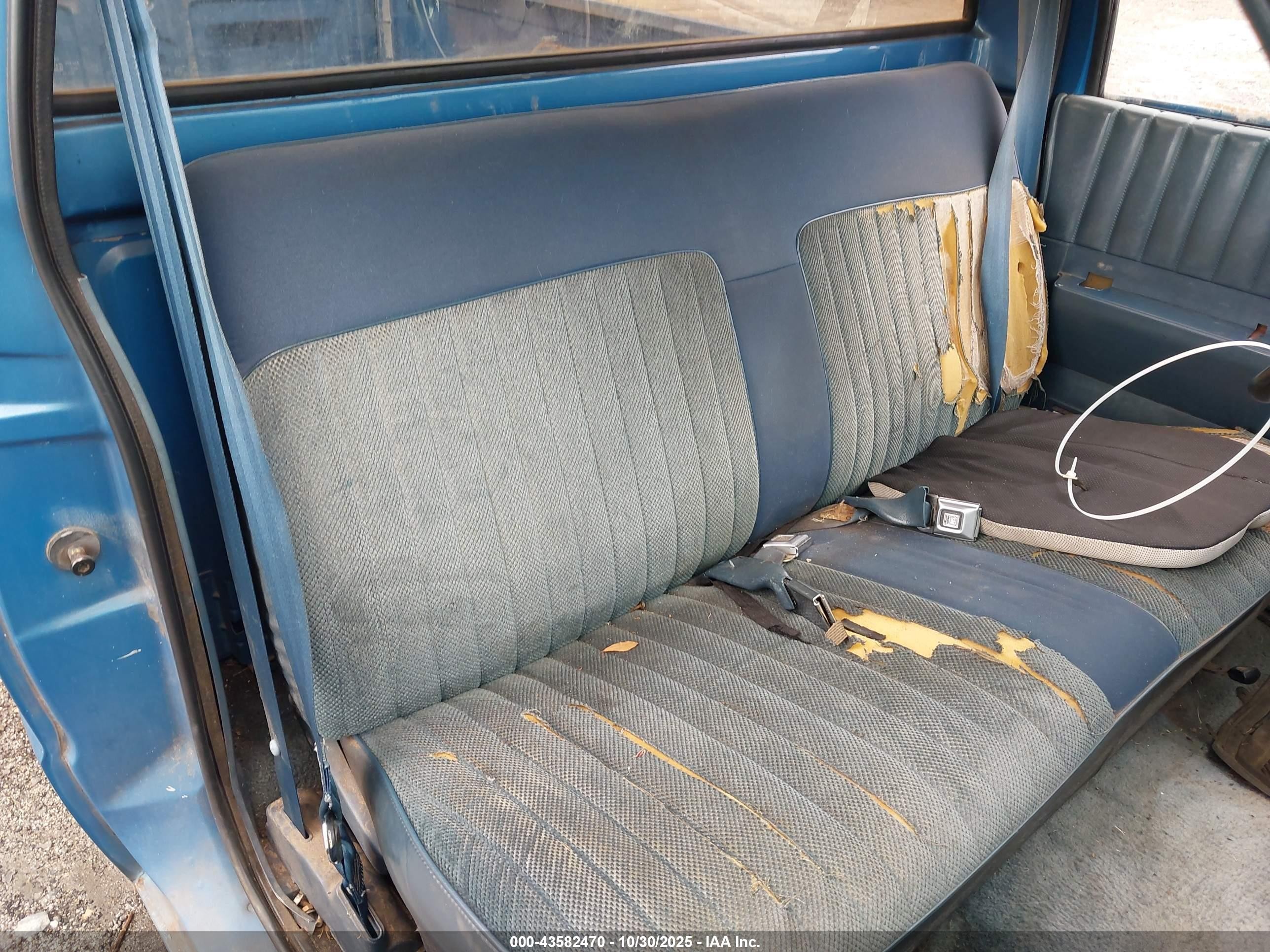 1991 Gmc Sonoma   Blue vin: 1GTCS14Z1M0521918