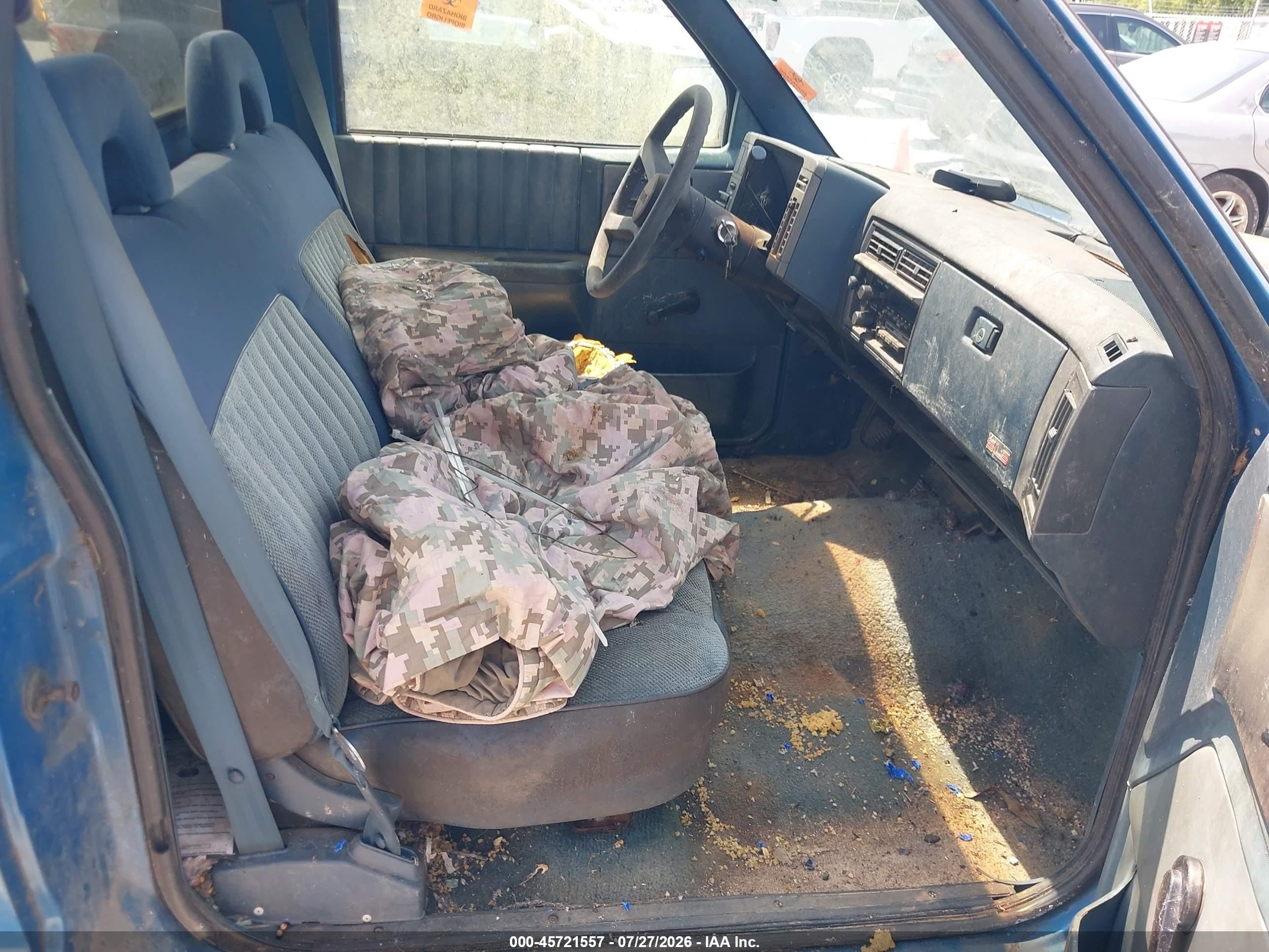 1992 Gmc Sonoma   Blue vin: 1GTCS14Z3N8504282