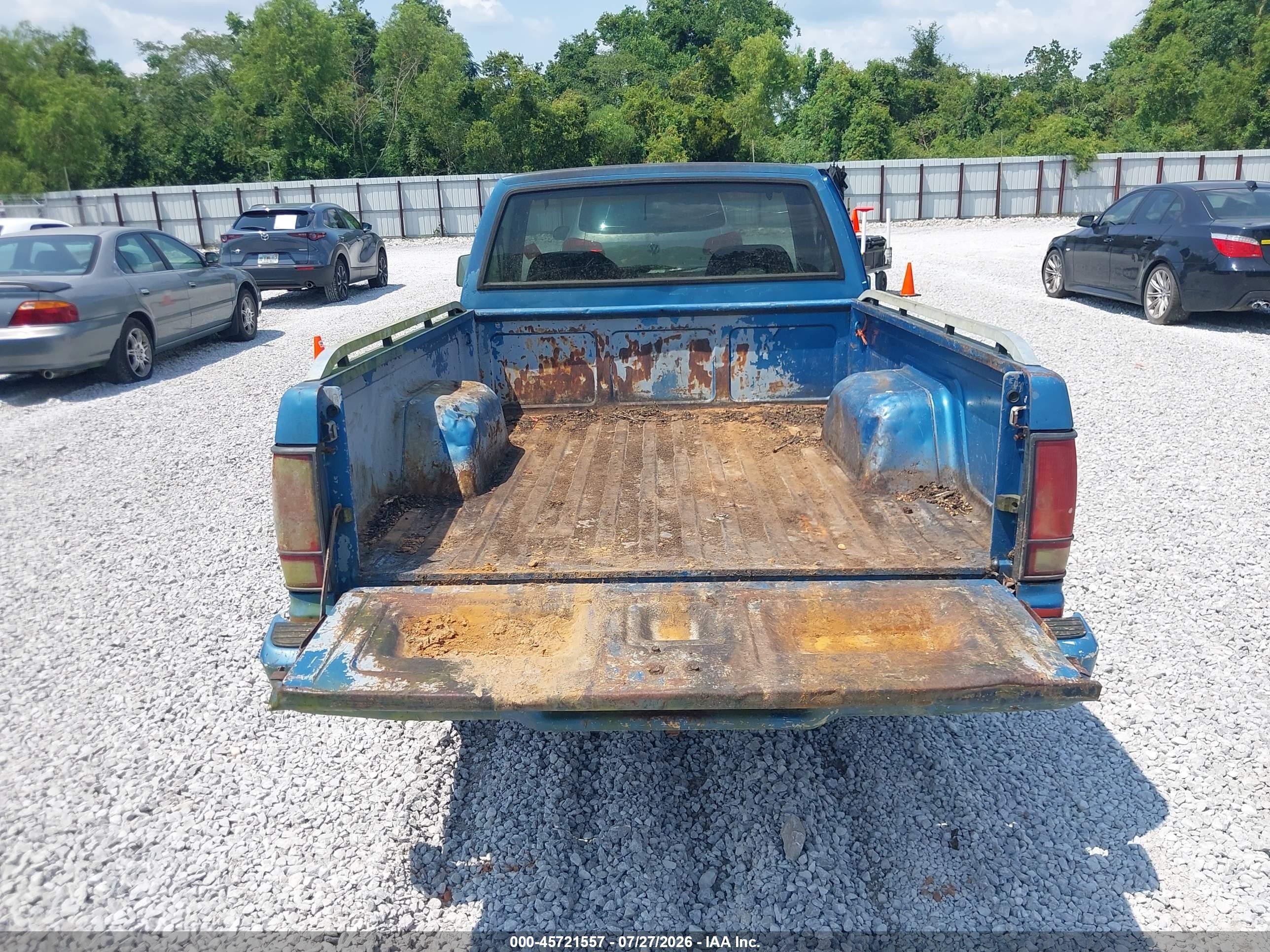 1992 Gmc Sonoma   Blue vin: 1GTCS14Z3N8504282
