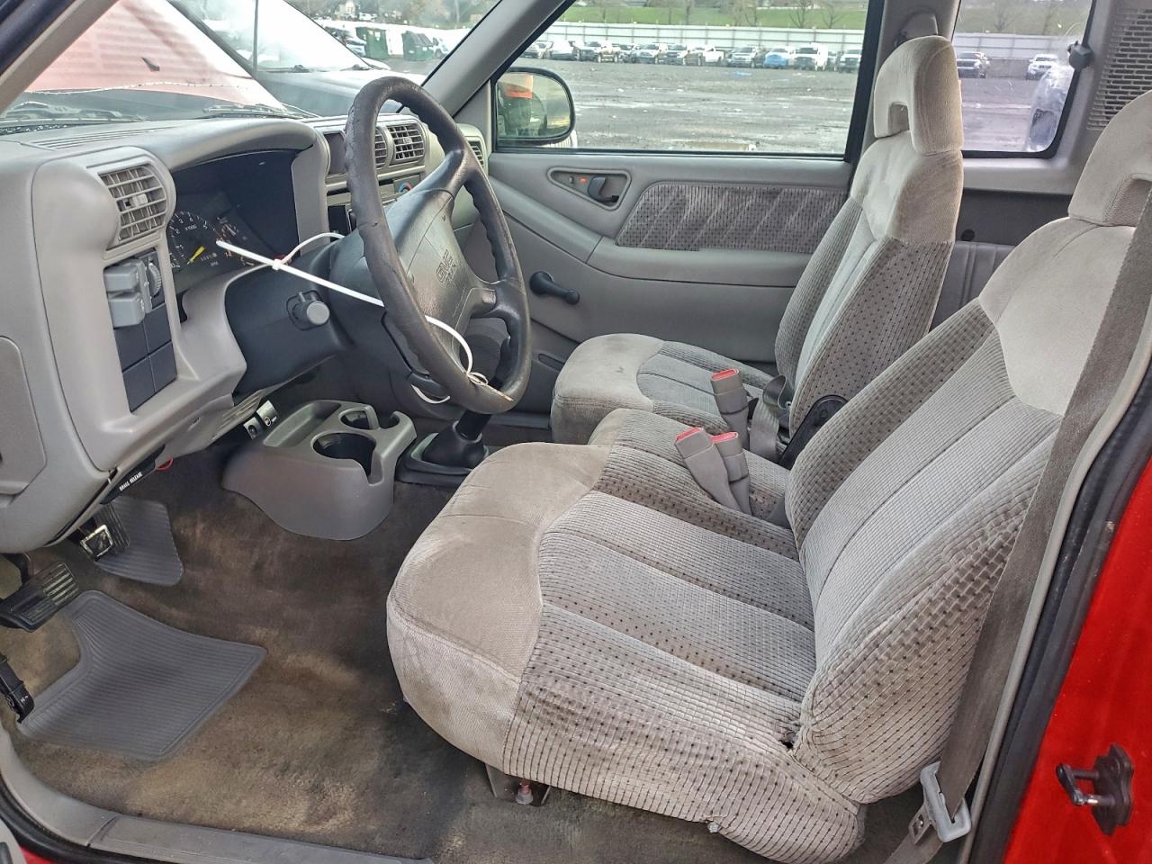 1996 Gmc Sonoma Red vin: 1GTCS1941T8503318