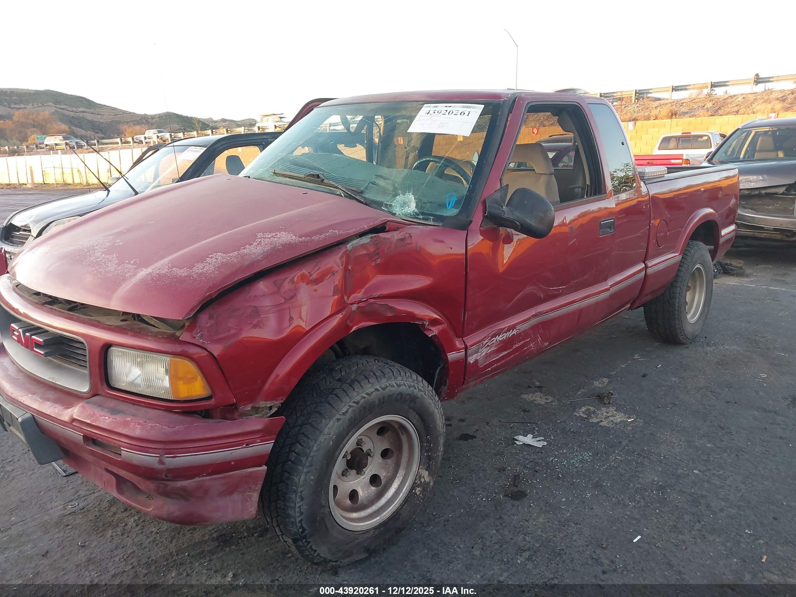 1996 Gmc Sonoma   Red vin: 1GTCS1944T8527354
