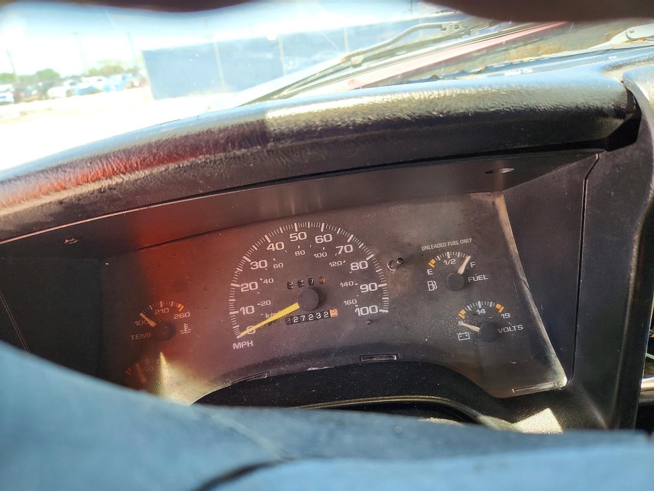 1997 Gmc Sonoma Red vin: 1GTCS1944V8528569