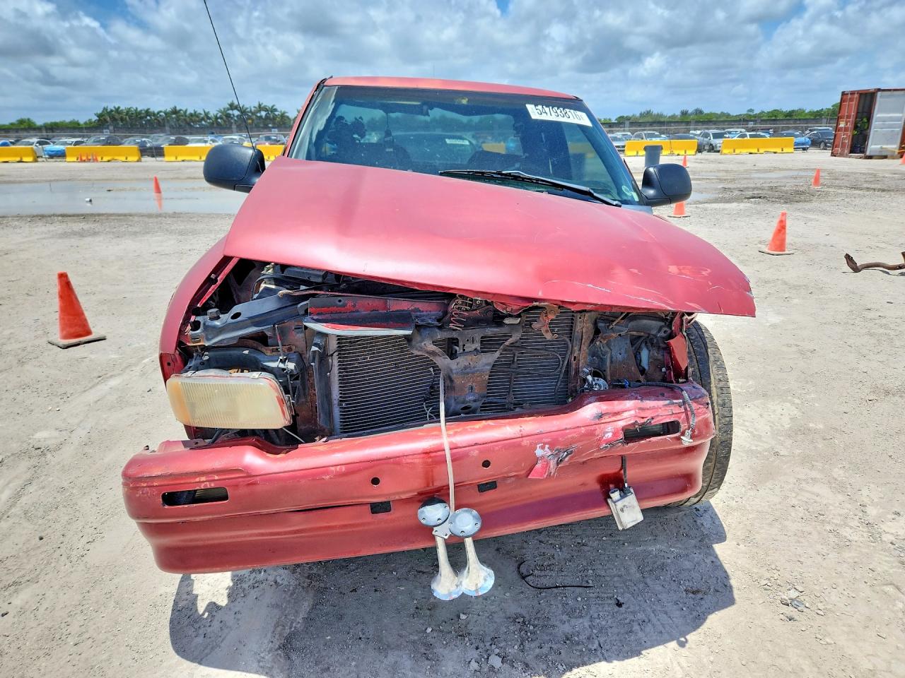 1997 Gmc Sonoma Red vin: 1GTCS1944V8528569