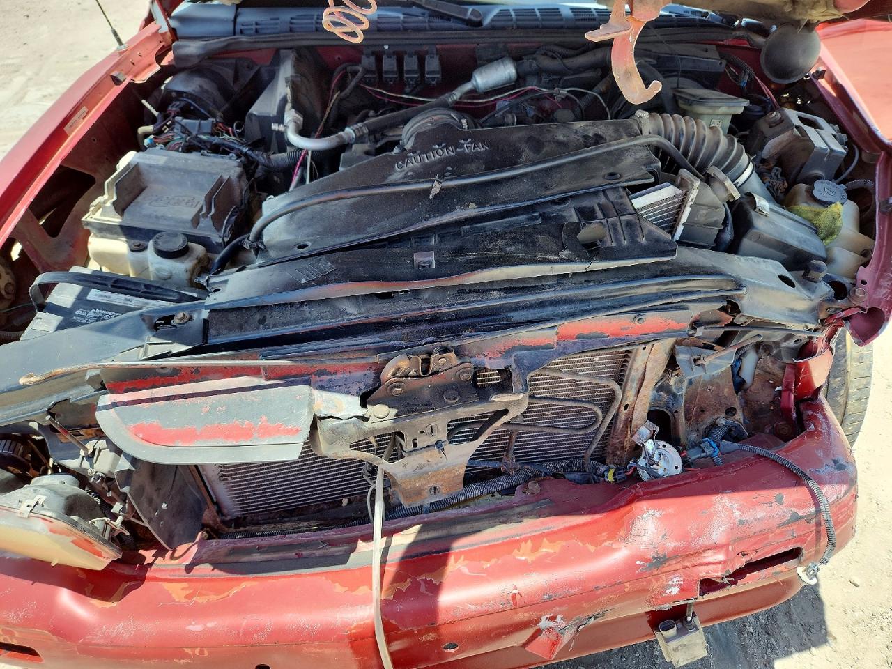 1997 Gmc Sonoma Red vin: 1GTCS1944V8528569