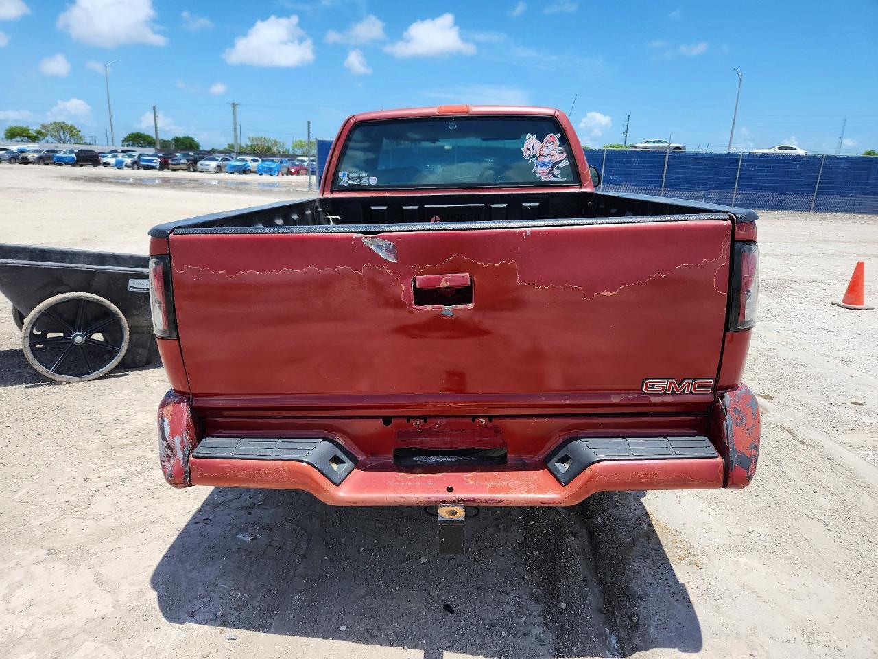 1997 Gmc Sonoma Red vin: 1GTCS1944V8528569