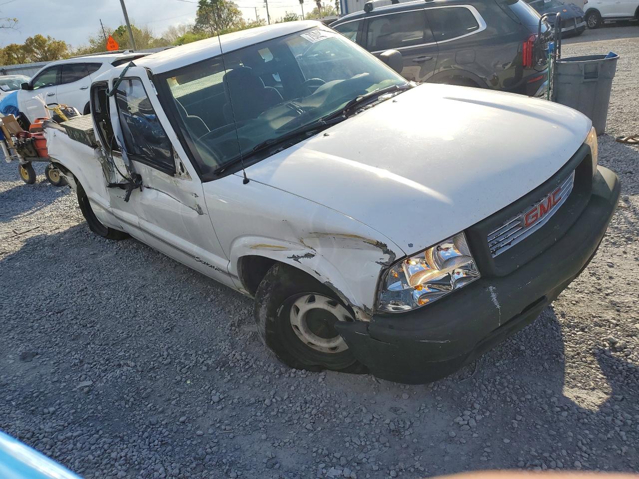 1999 Gmc Sonoma White vin: 1GTCS1944XK519540