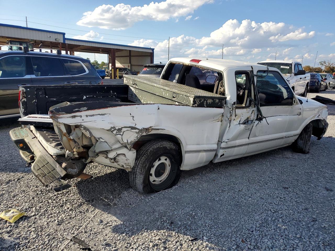 1999 Gmc Sonoma White vin: 1GTCS1944XK519540