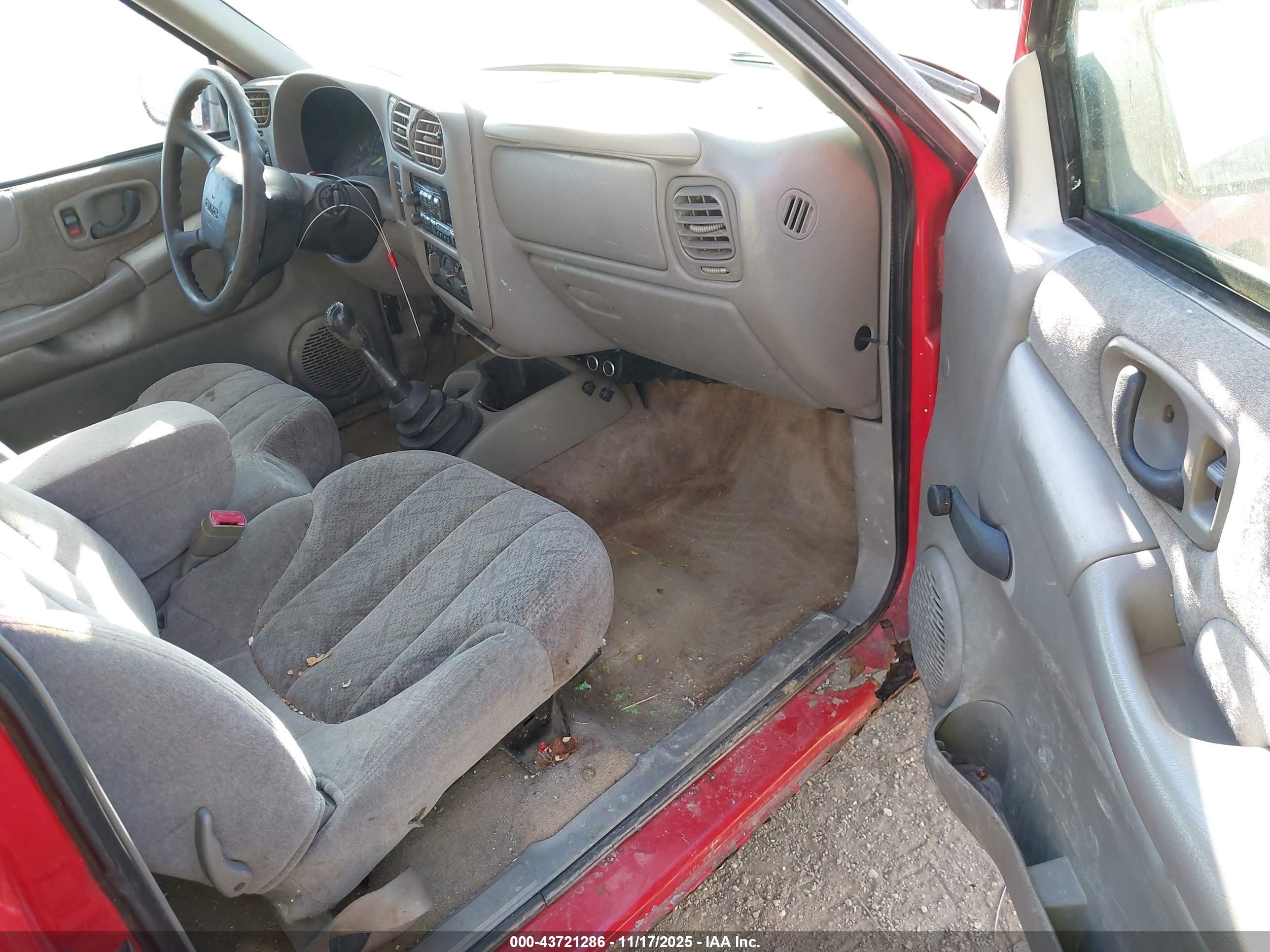 1999 Gmc Sonoma Sls Red vin: 1GTCS1945X8536151