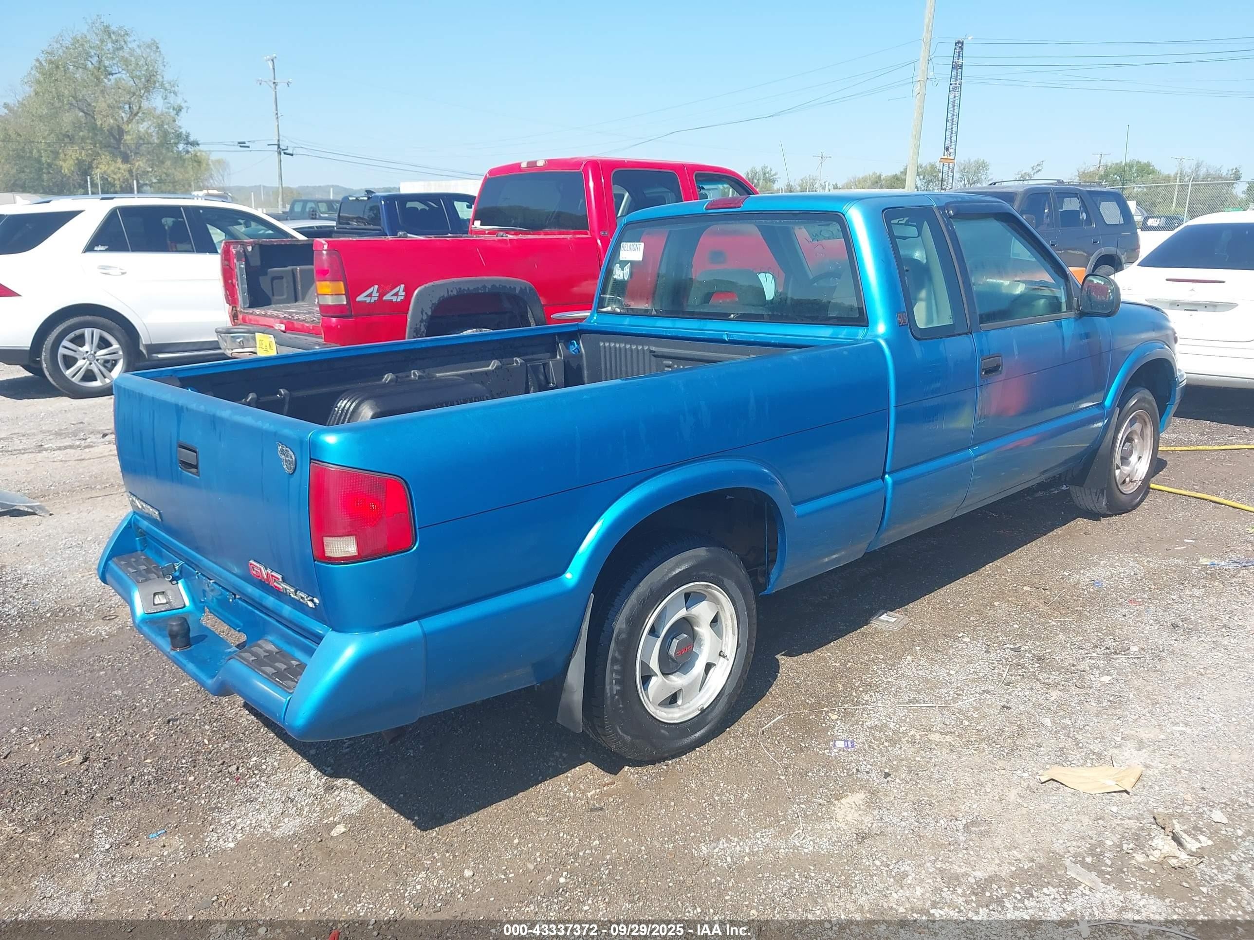 1994 Gmc Sonoma   Blue vin: 1GTCS1948R8532856