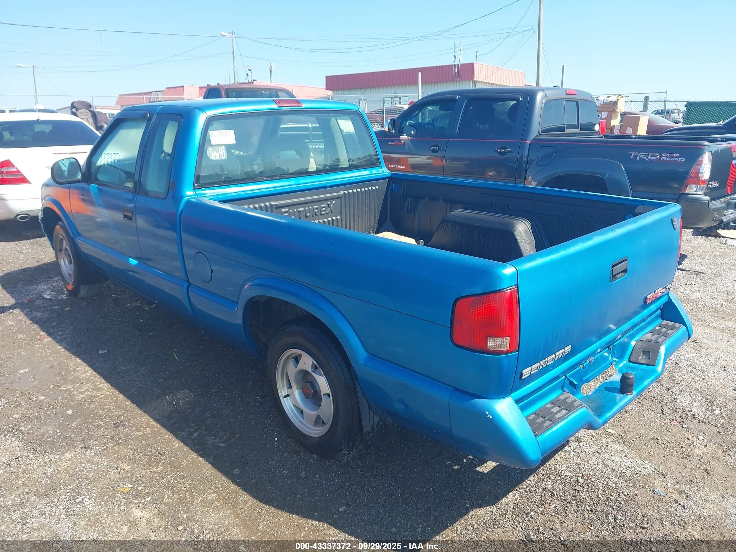 1994 Gmc Sonoma   Blue vin: 1GTCS1948R8532856