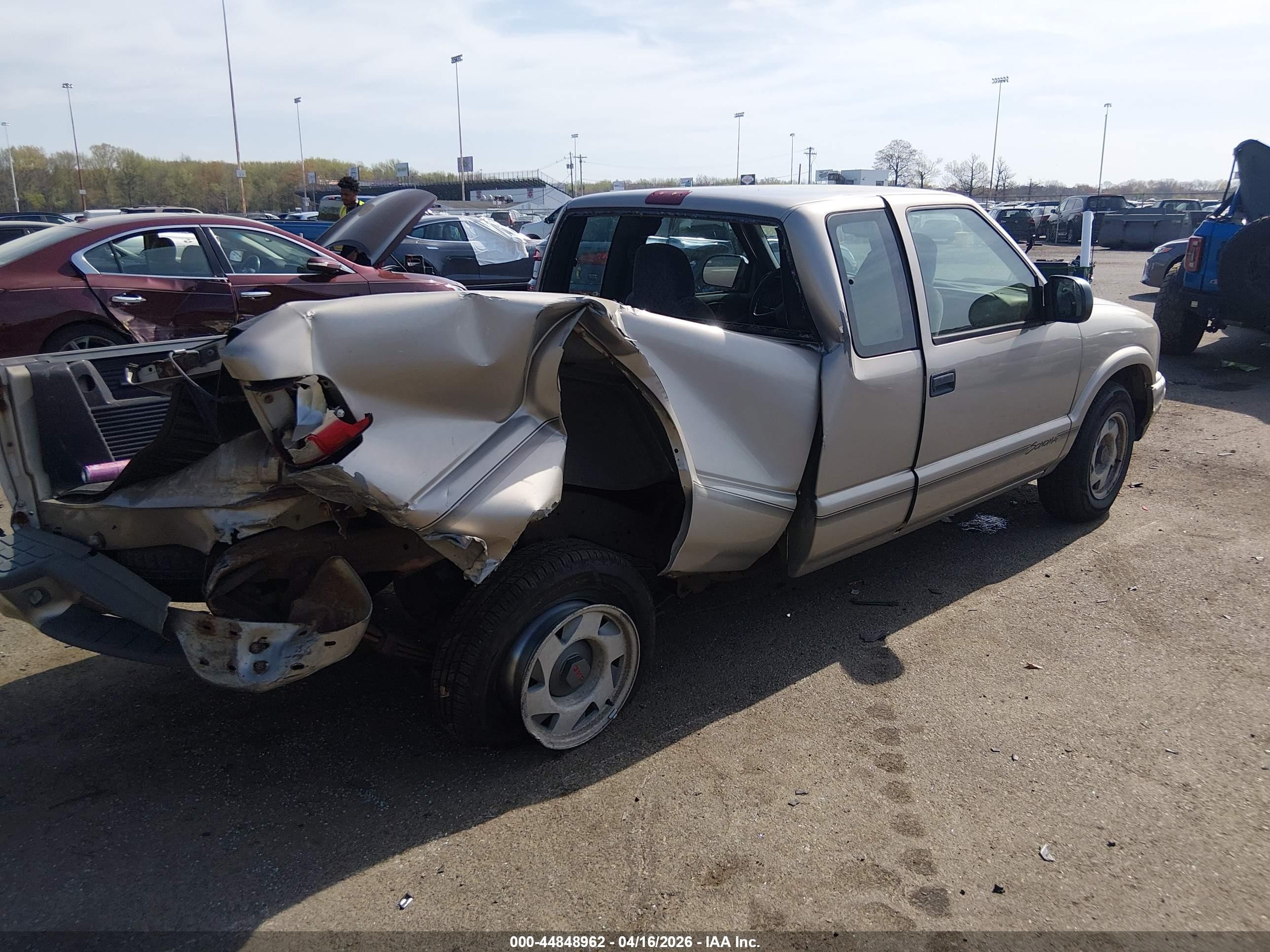 1999 Gmc Sonoma Sls Brown vin: 1GTCS1948X8523023
