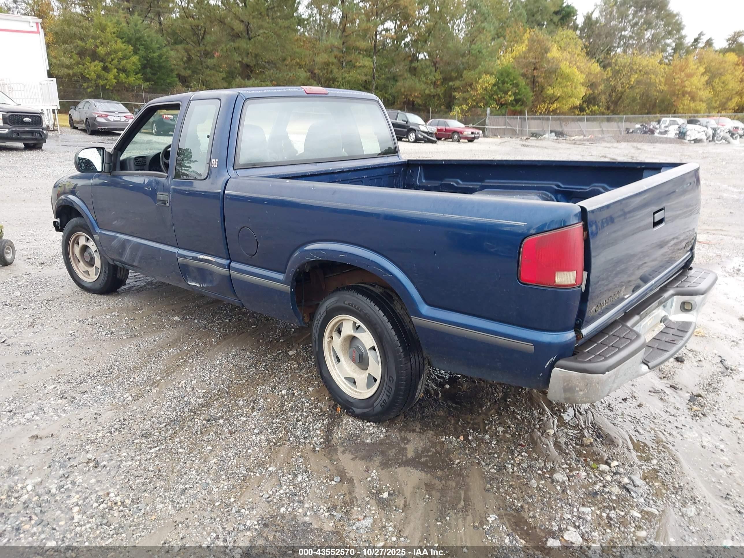 1999 Gmc Sonoma Sls Blue vin: 1GTCS1948X8535852