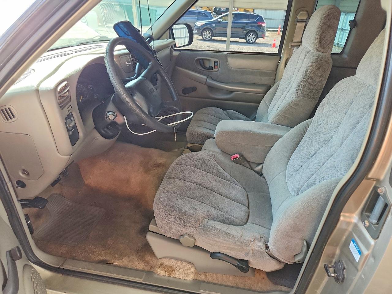 1998 Gmc Sonoma Gold vin: 1GTCS1949W8544168