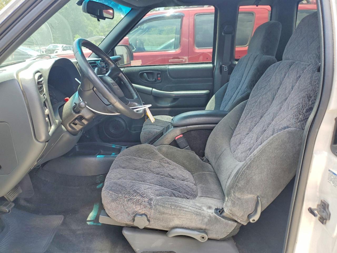 2002 Gmc Sonoma White vin: 1GTCS195528120344
