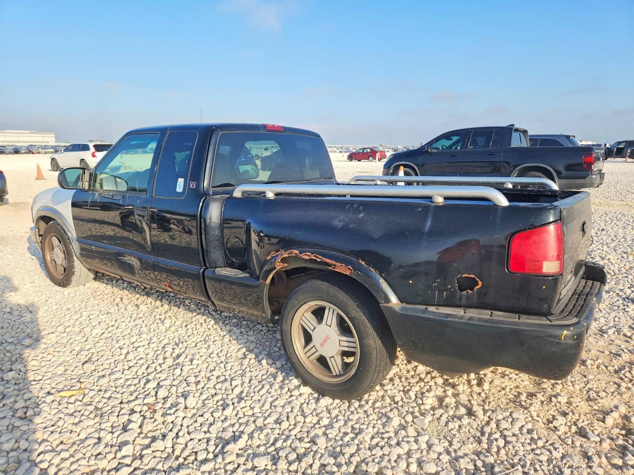 2000 Gmc Sonoma Black vin: 1GTCS195XY8291566