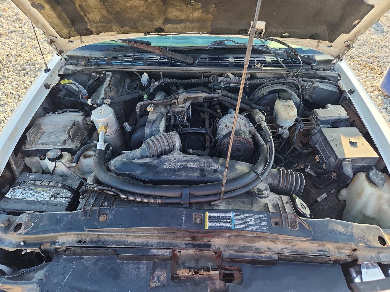 2000 Gmc Sonoma Black vin: 1GTCS195XY8291566