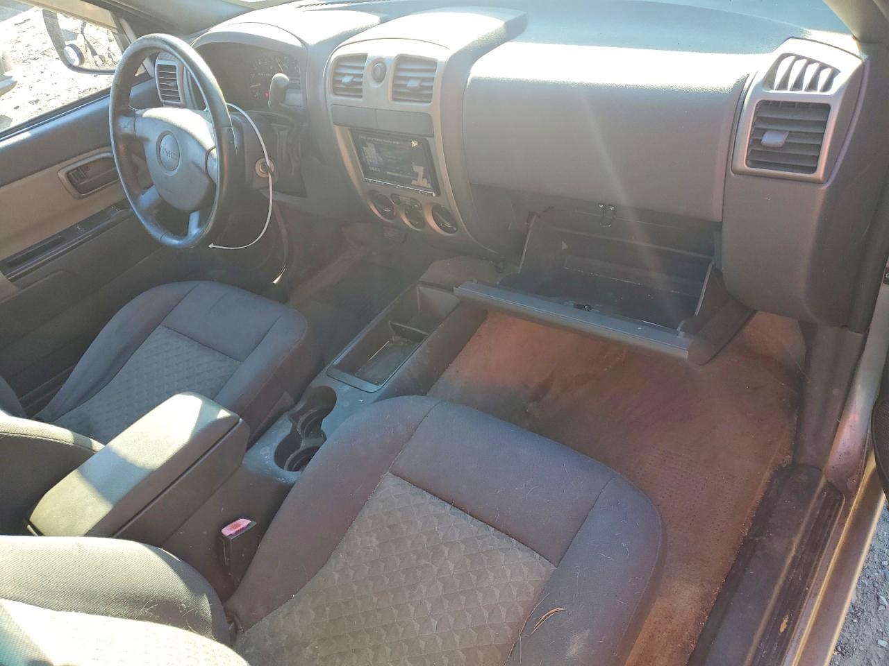 2004 Gmc Canyon Silver vin: 1GTCS196748141515