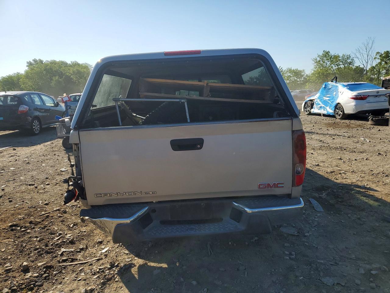 2004 Gmc Canyon Silver vin: 1GTCS196748141515