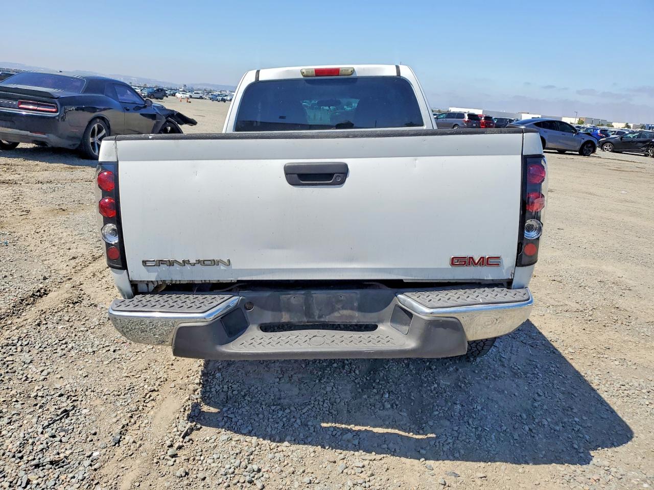 2005 Gmc Canyon White vin: 1GTCS198558246184