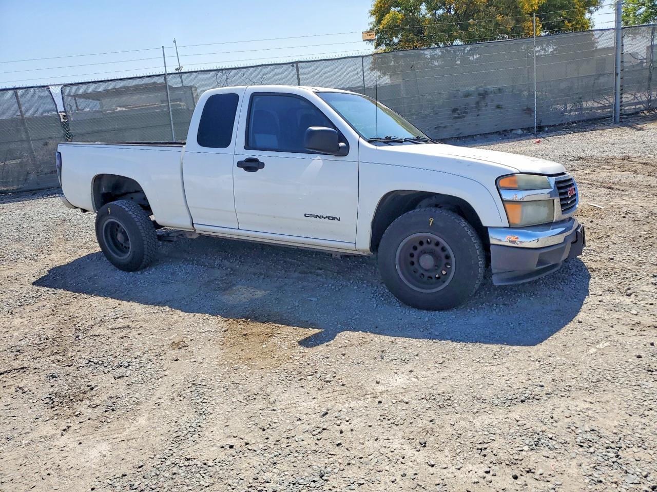 2005 Gmc Canyon White vin: 1GTCS198558246184