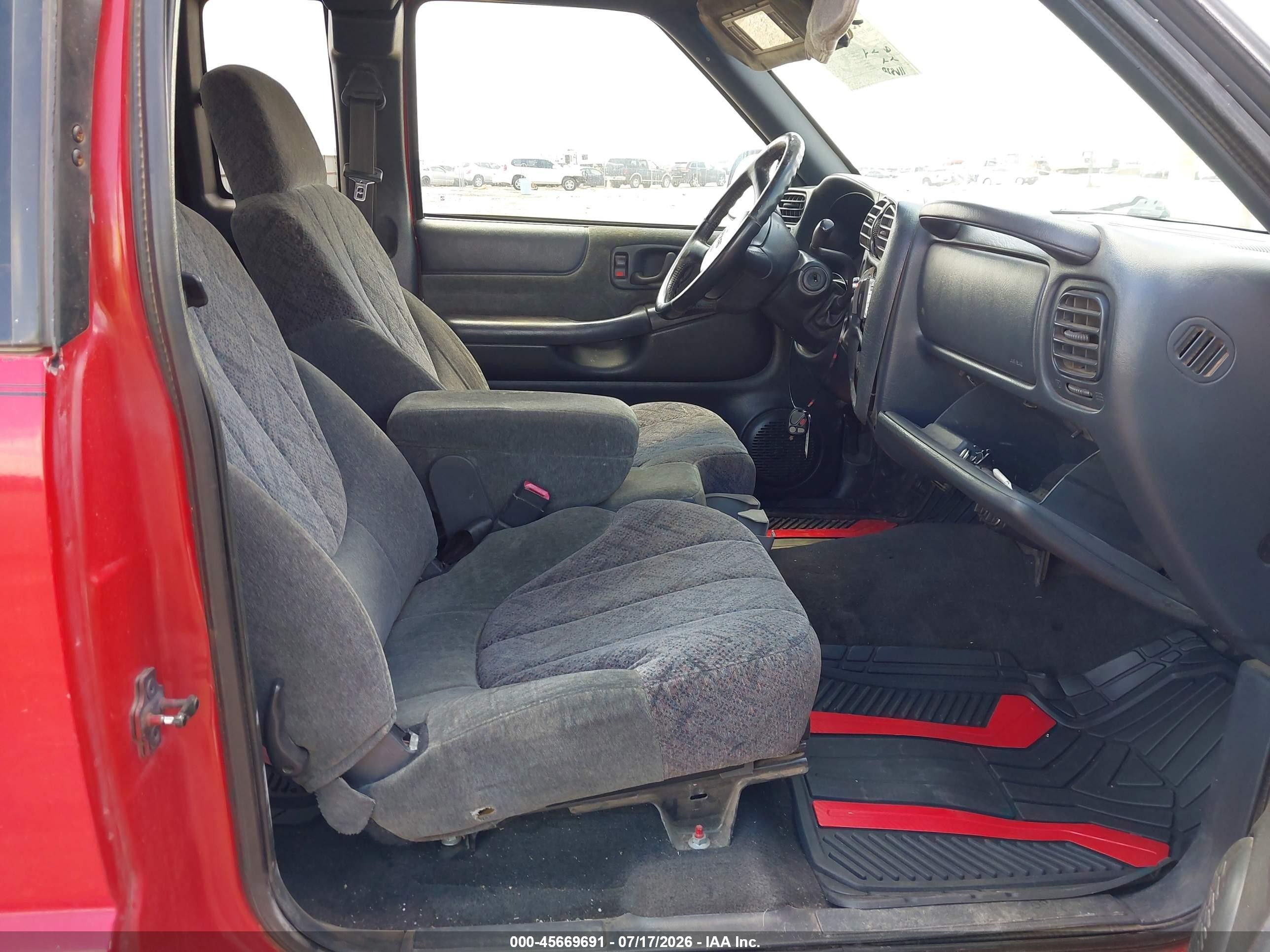 2002 Gmc Sonoma Sls Red vin: 1GTCS19W028181822