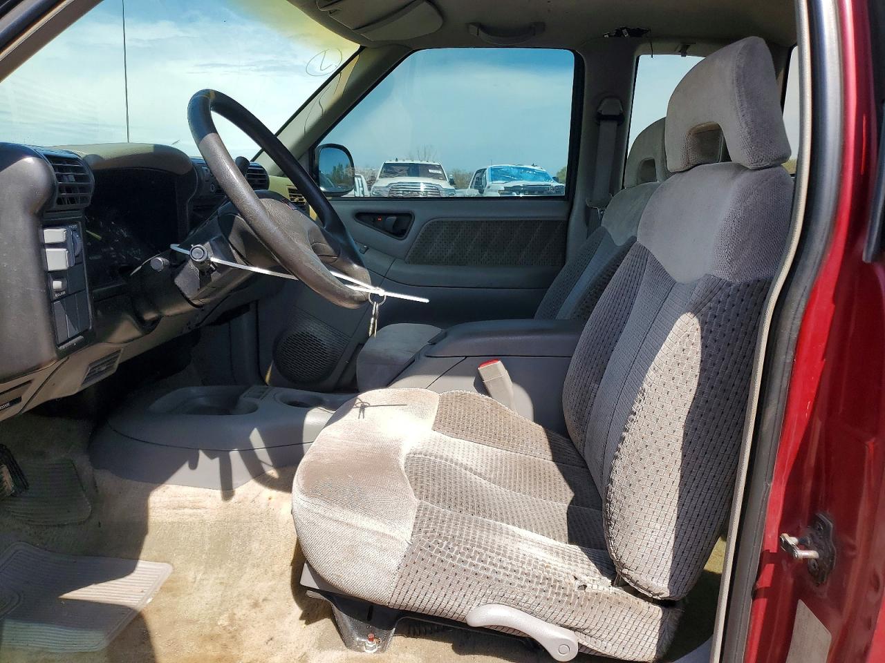 1994 Gmc Sonoma Red vin: 1GTCS19W1RK507401