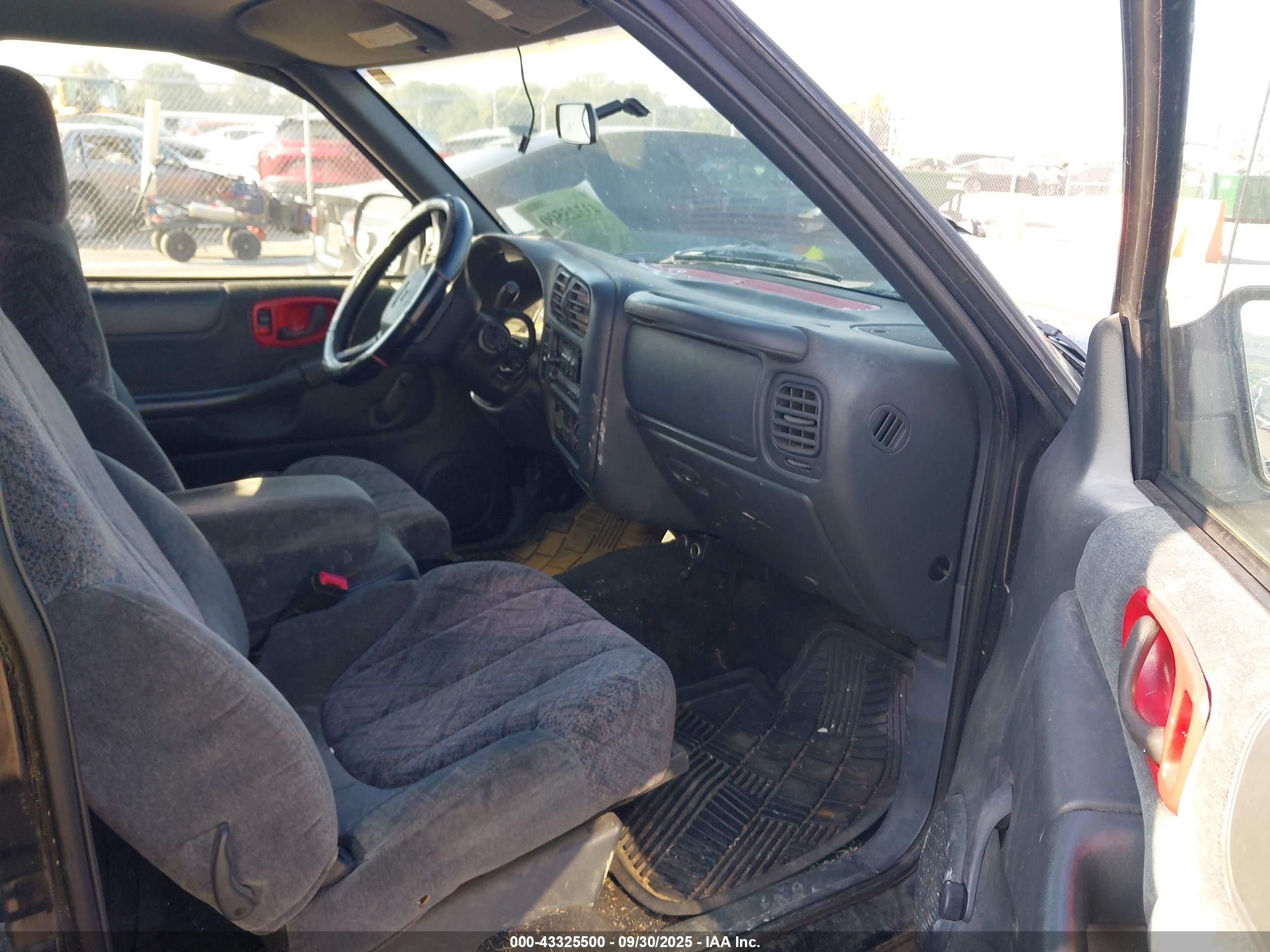 2000 Gmc Sonoma Sls Черный vin: 1GTCS19W2Y8251748