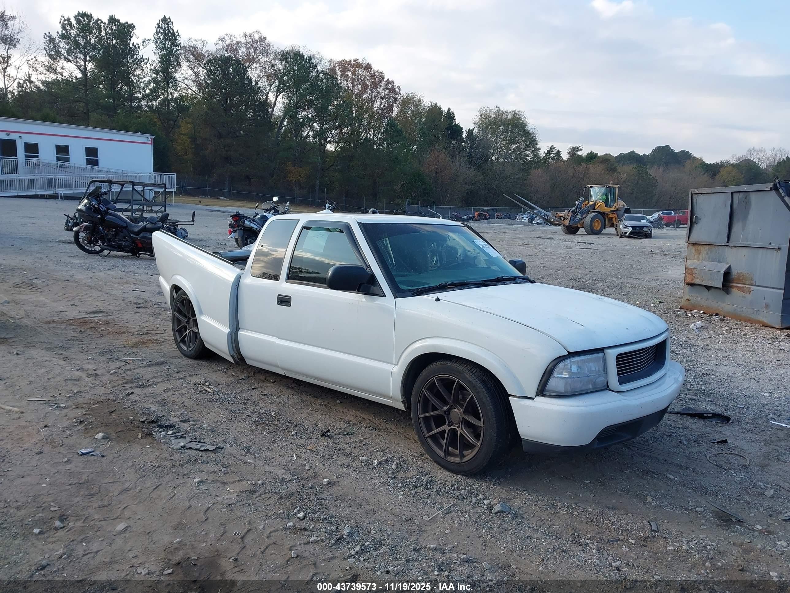 1GTCS19W418143217
