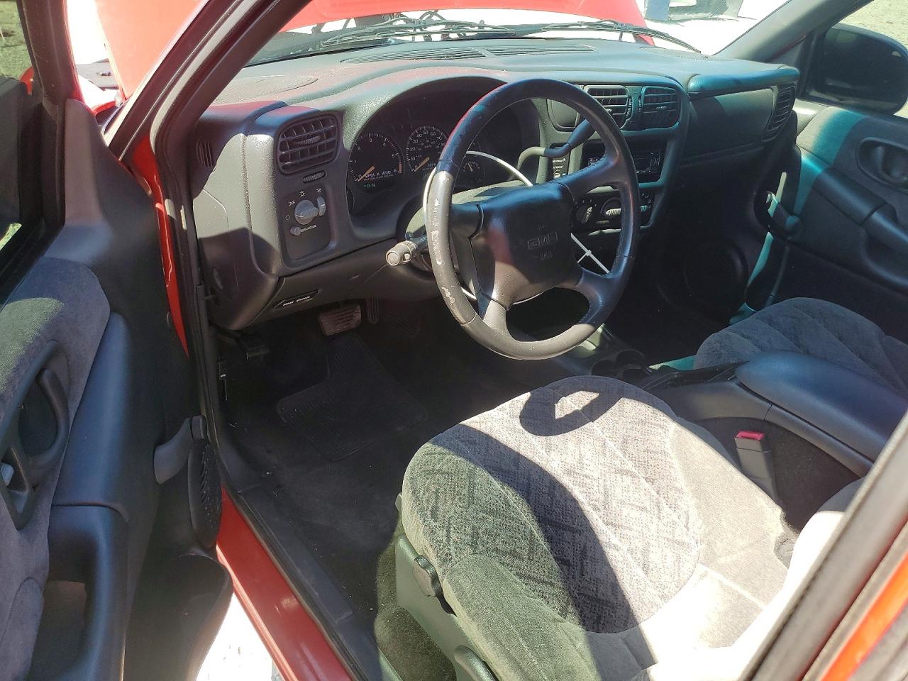 2002 Gmc Sonoma Red vin: 1GTCS19W828103580