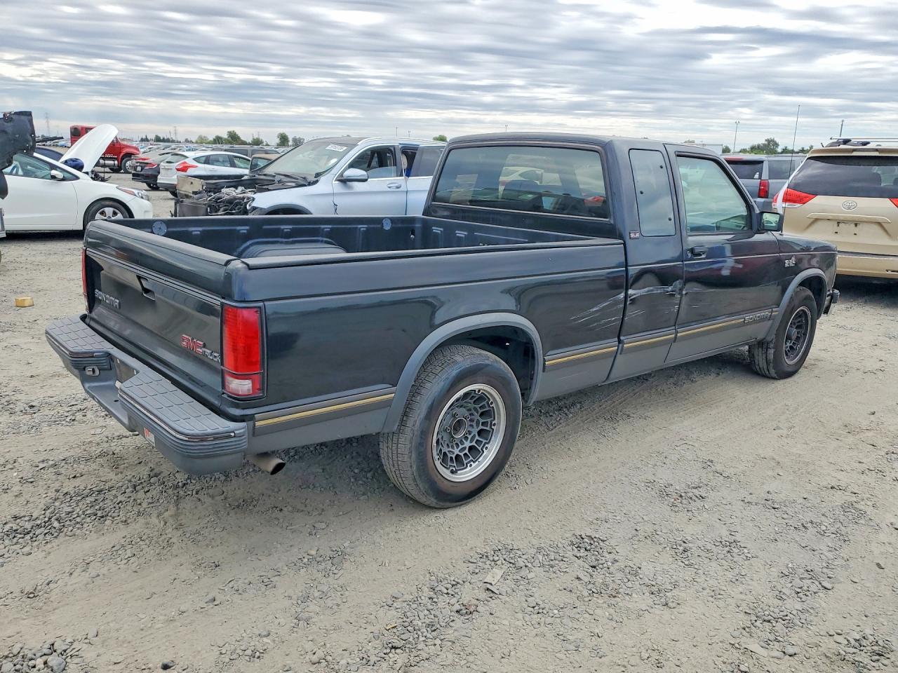 1993 Gmc Sonoma Black vin: 1GTCS19W9P0516002
