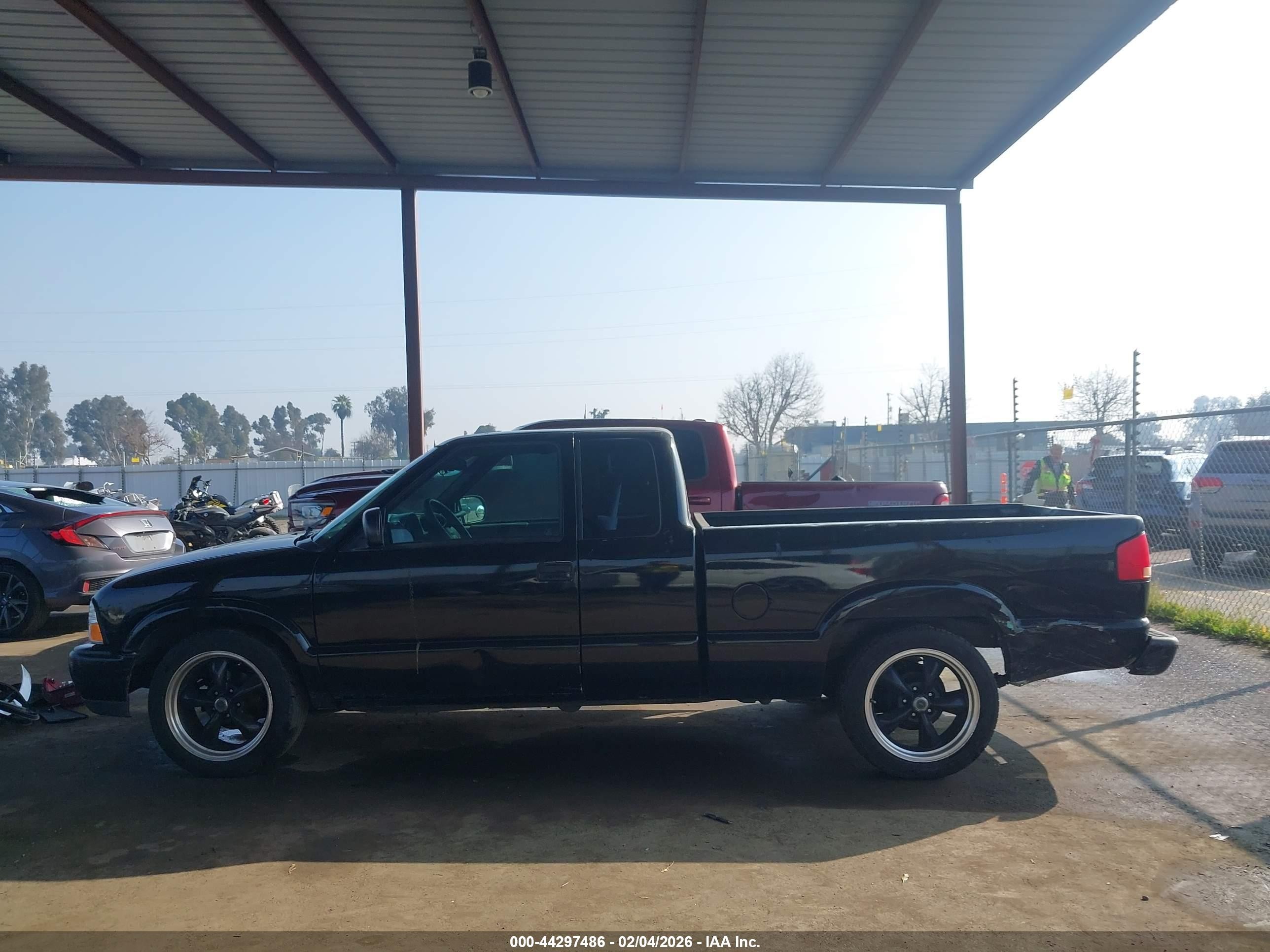 1999 Gmc Sonoma Sls Black vin: 1GTCS19X0X8515797