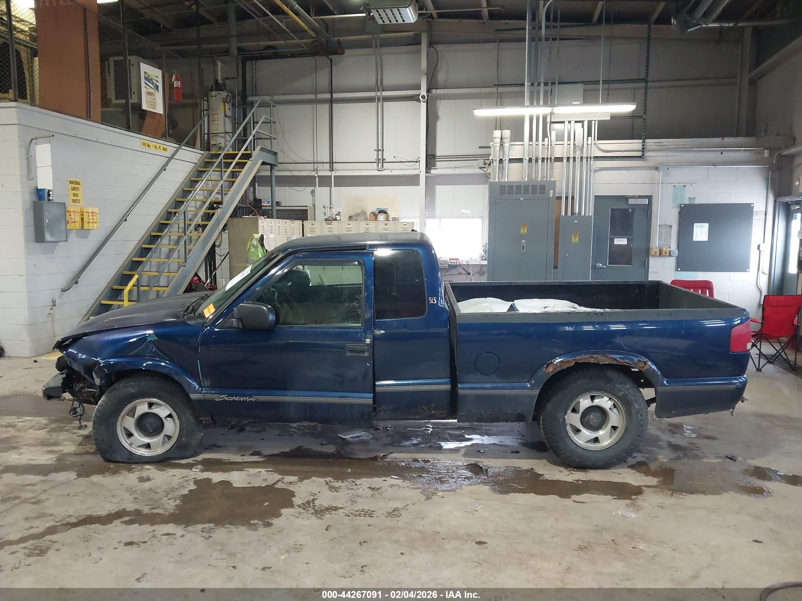 1999 Gmc Sonoma Sls Blue vin: 1GTCS19X0X8526041