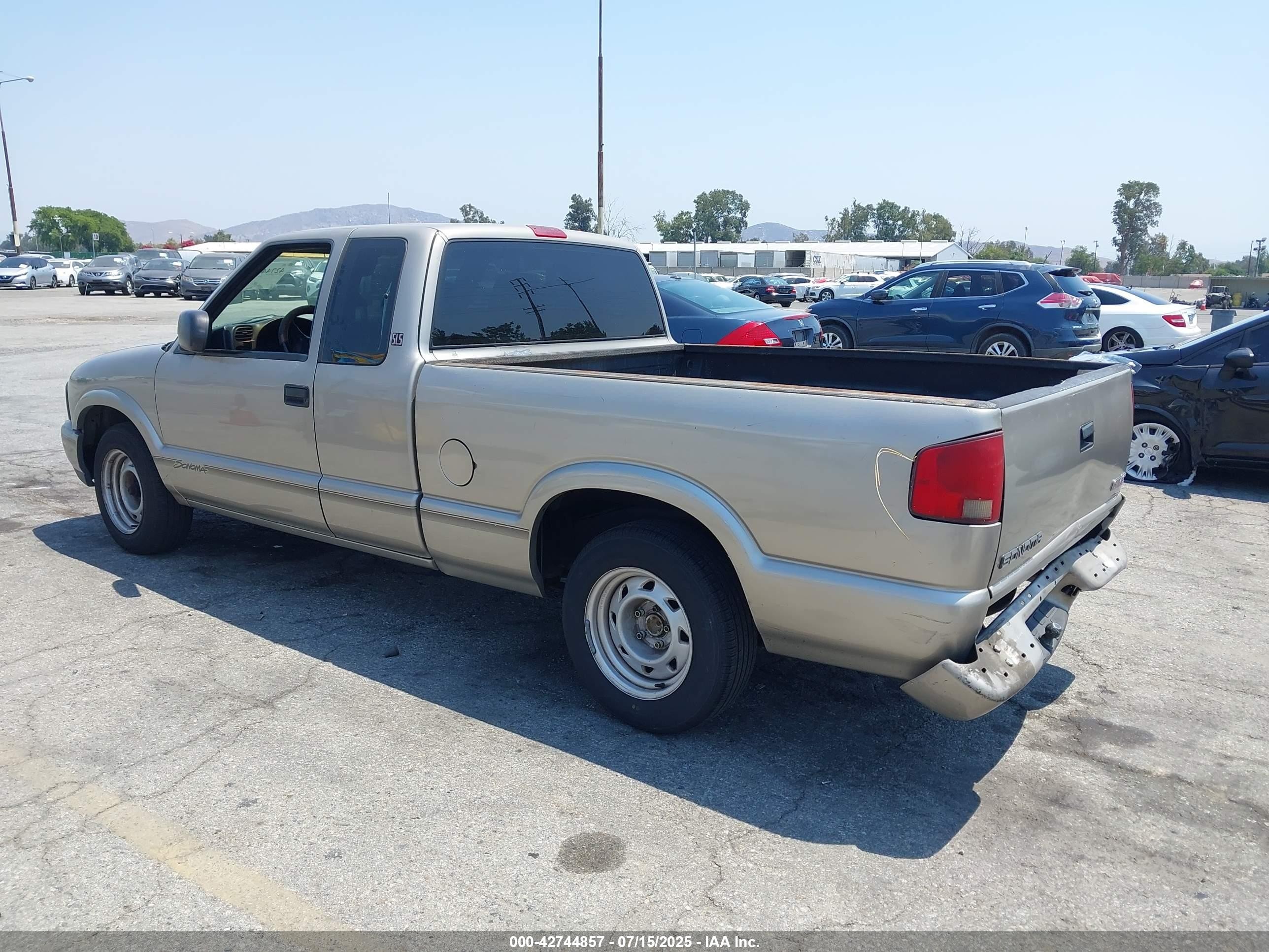 1999 Gmc Sonoma Sls Золотой vin: 1GTCS19X1X8515260