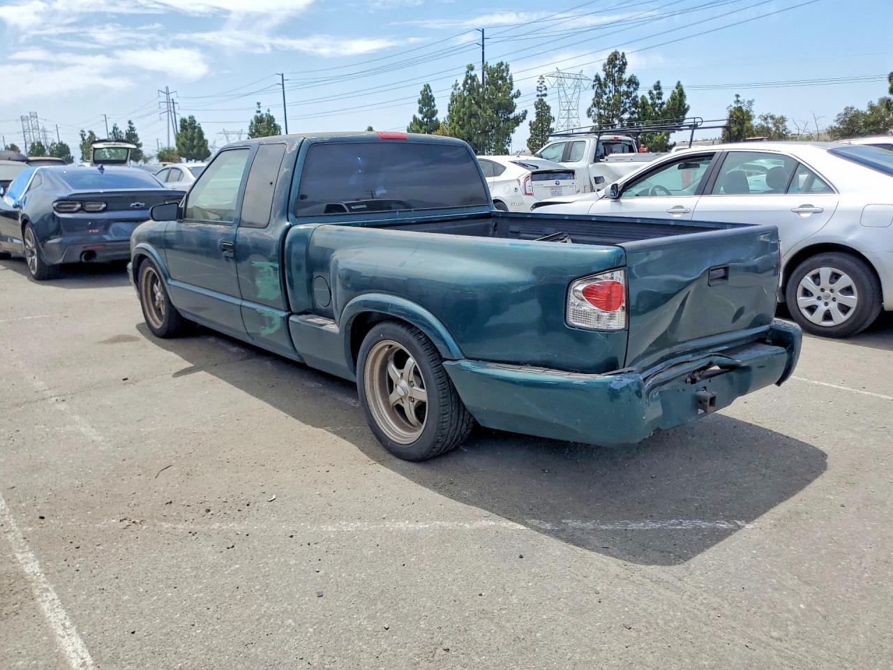 1997 Gmc Sonoma Green vin: 1GTCS19X2V8520738