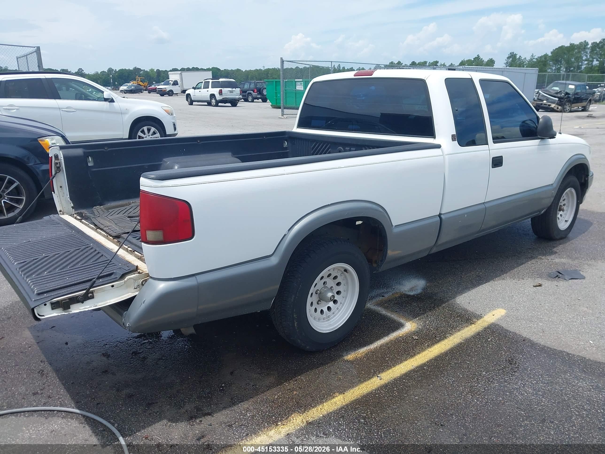1996 Gmc Sonoma   White vin: 1GTCS19X3TK526449