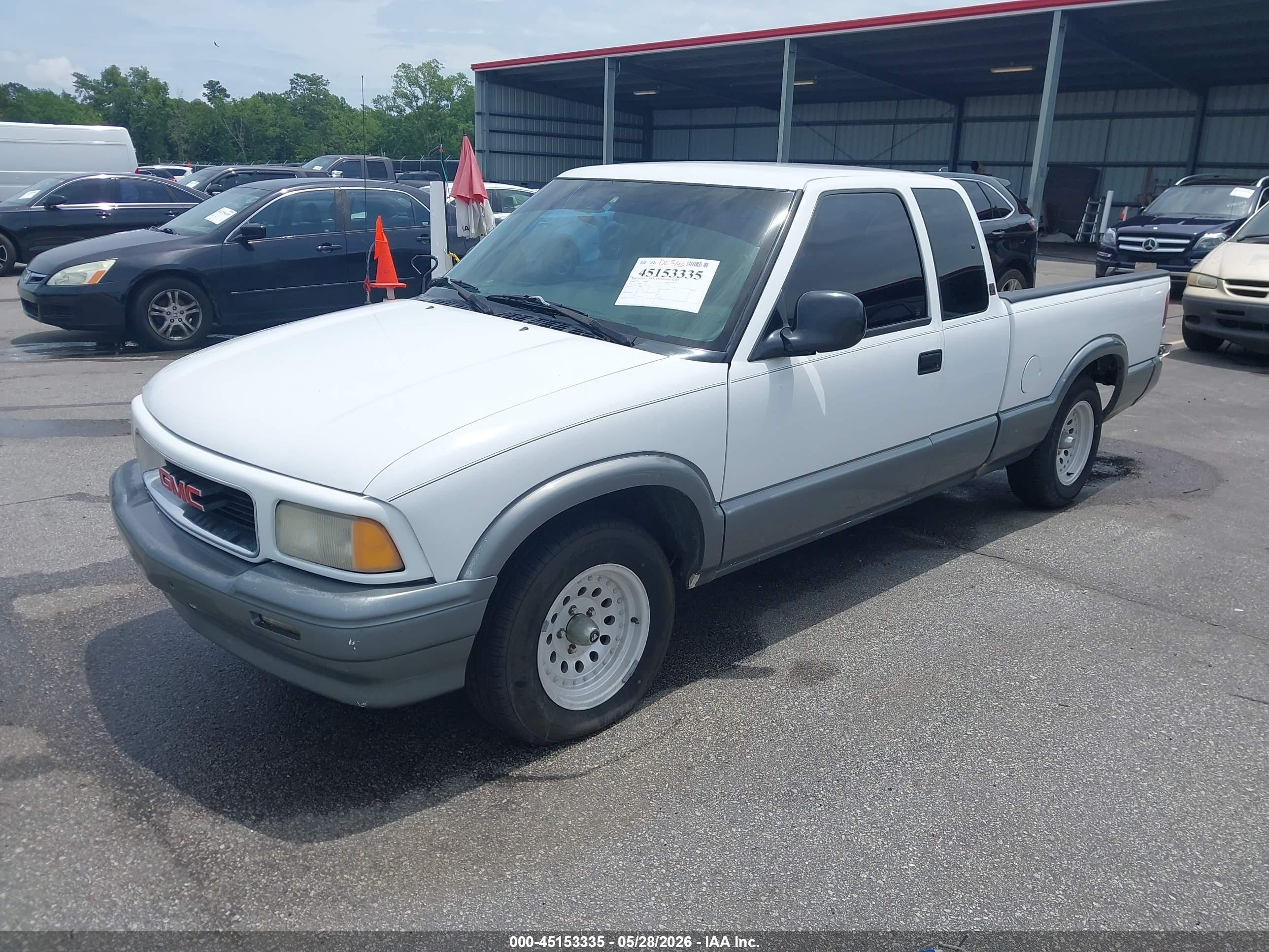 1996 Gmc Sonoma   White vin: 1GTCS19X3TK526449
