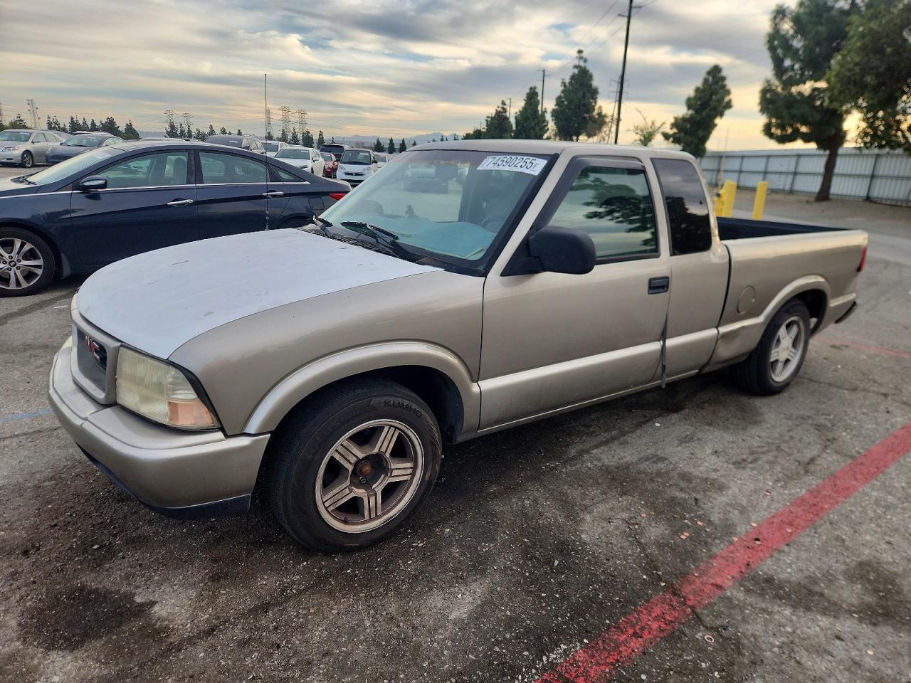 1999 Gmc Sonoma Gold vin: 1GTCS19X3X8501182